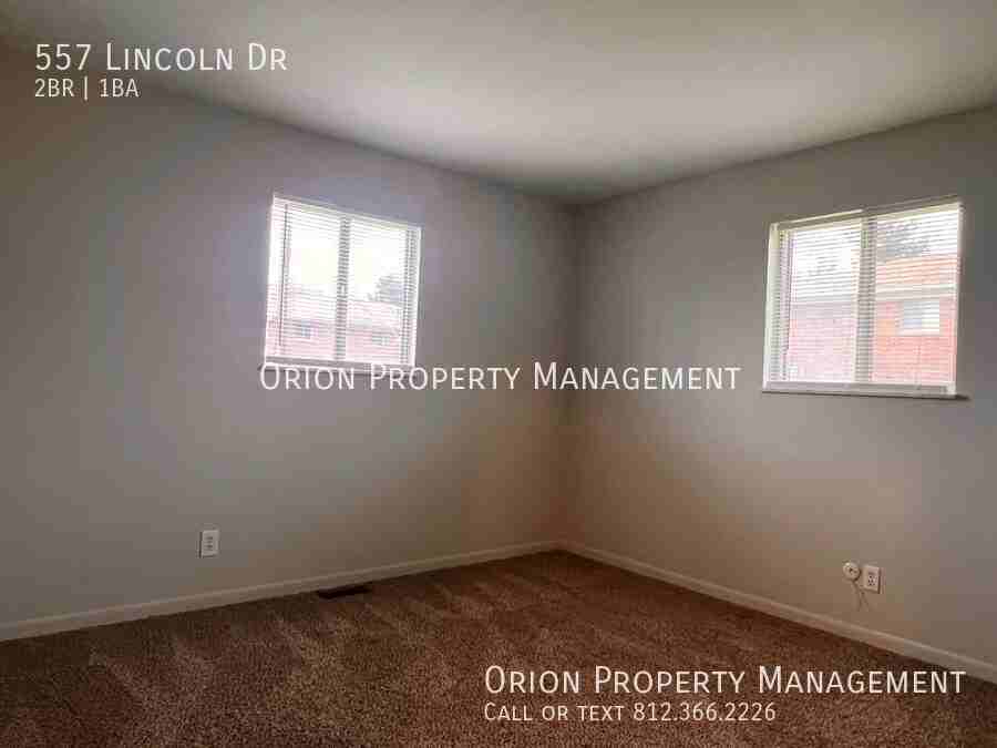 557 Lincoln Dr - Photo 2 of 10