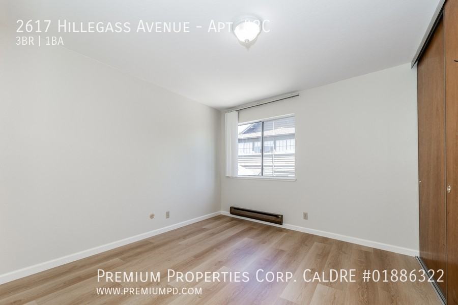2617 Hillegass Ave #2C - Photo 6 of 44