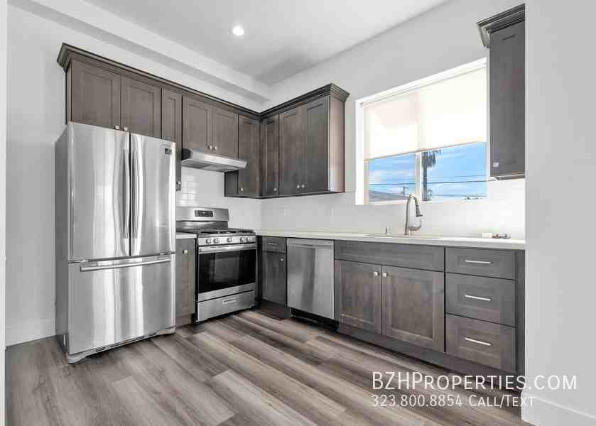6006-6002 Klump Ave - Photo 2 of 31