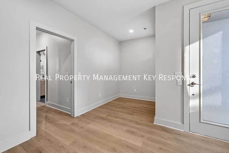 2109 23rd Ave N #B - Photo 6 of 47