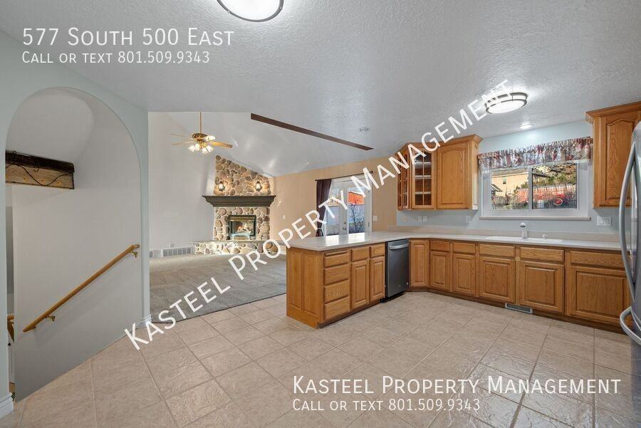 577 S 500 E - Photo 7 of 50