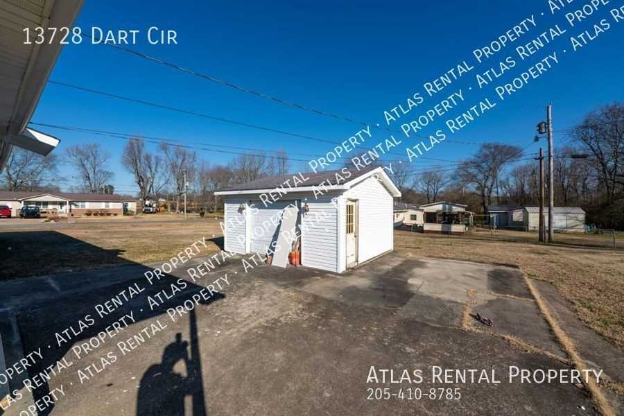 13728 Dart Cir - Photo 4 of 33