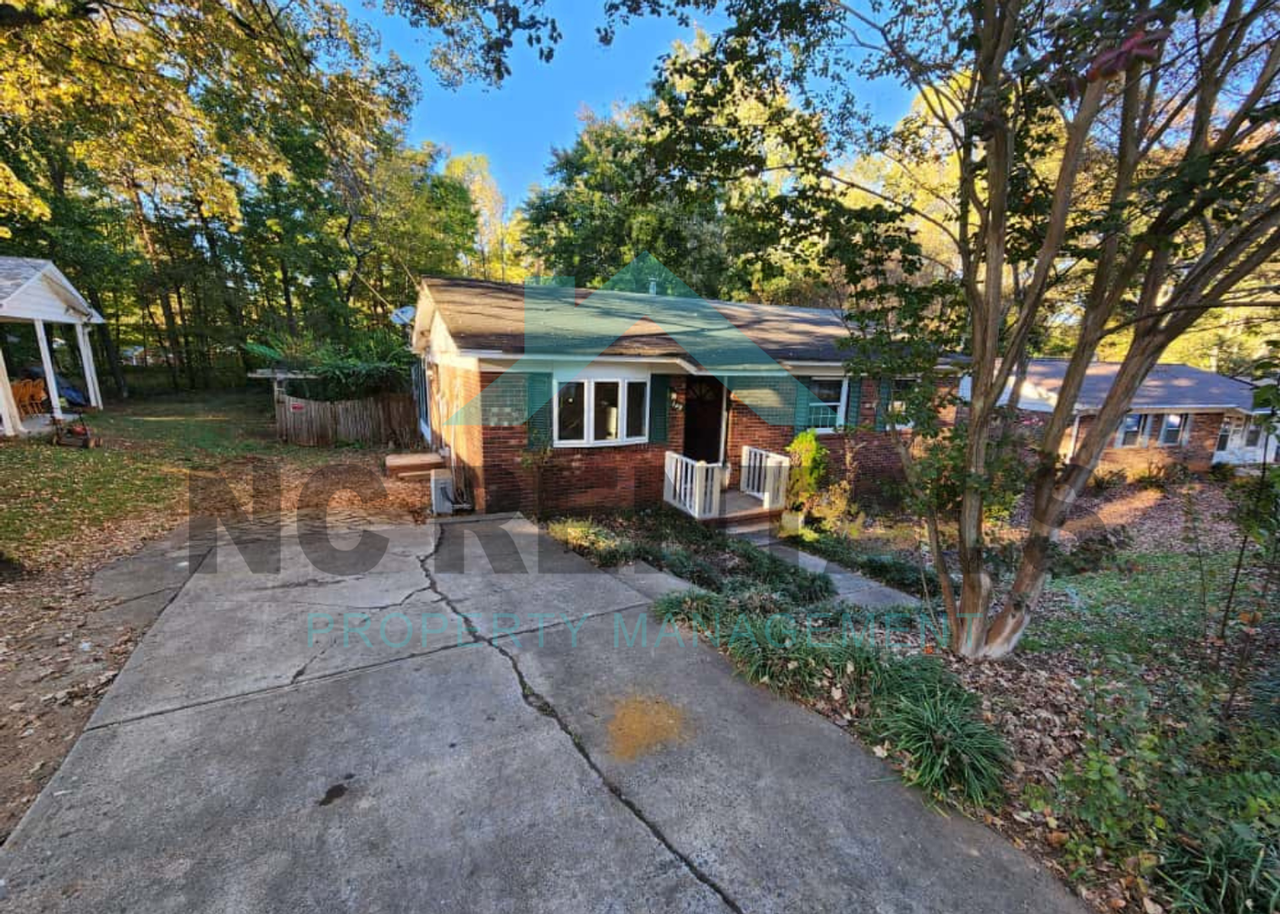 149 Blaze St - Photo 4 of 35