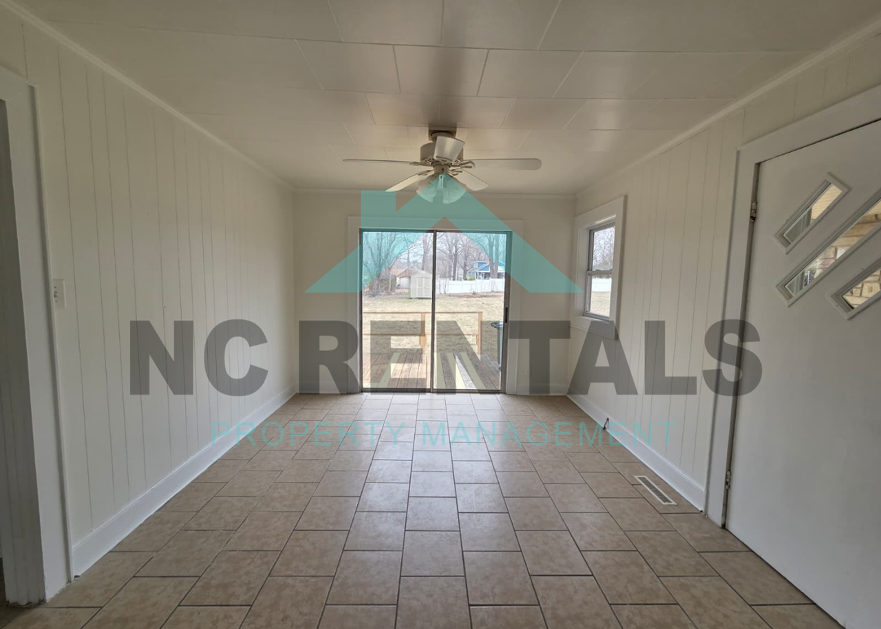 312 Walter Chambers St - Photo 5 of 23