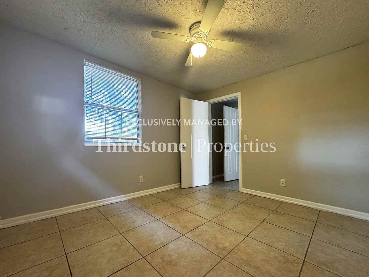 5214 Lexington Ave #B - Photo 6 of 9