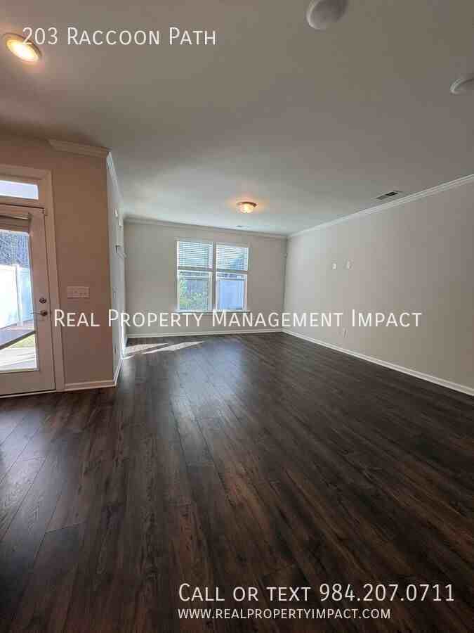 203 Raccoon Path - Photo 7 of 39