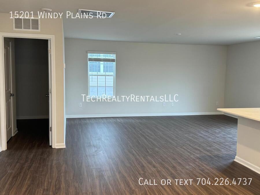 15201 Windy Plains Rd - Photo 5 of 13