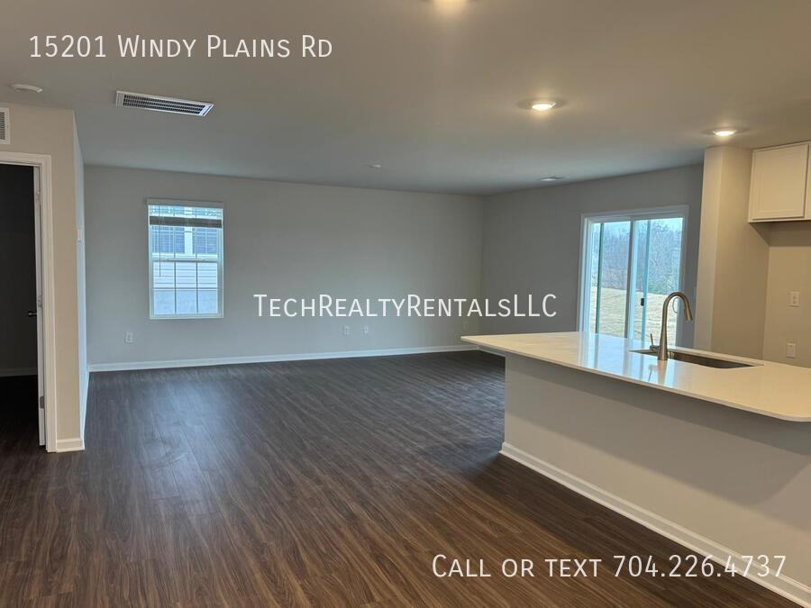 15201 Windy Plains Rd - Photo 6 of 13
