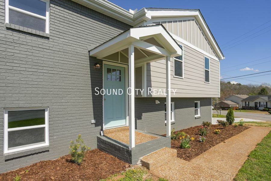 1608 Autumn Ridge Dr - Photo 4 of 24