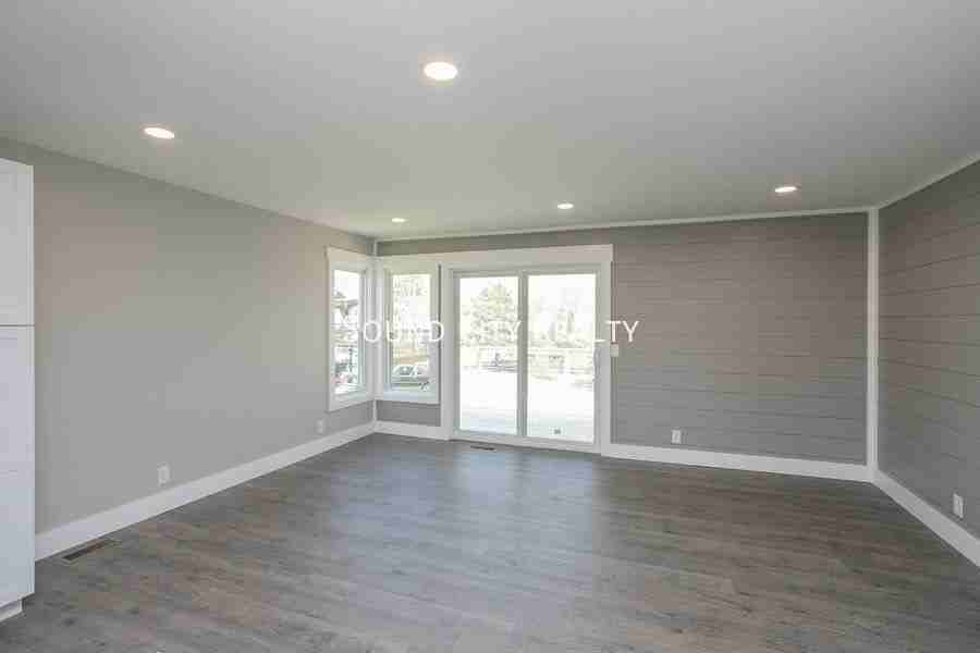 1608 Autumn Ridge Dr - Photo 7 of 24