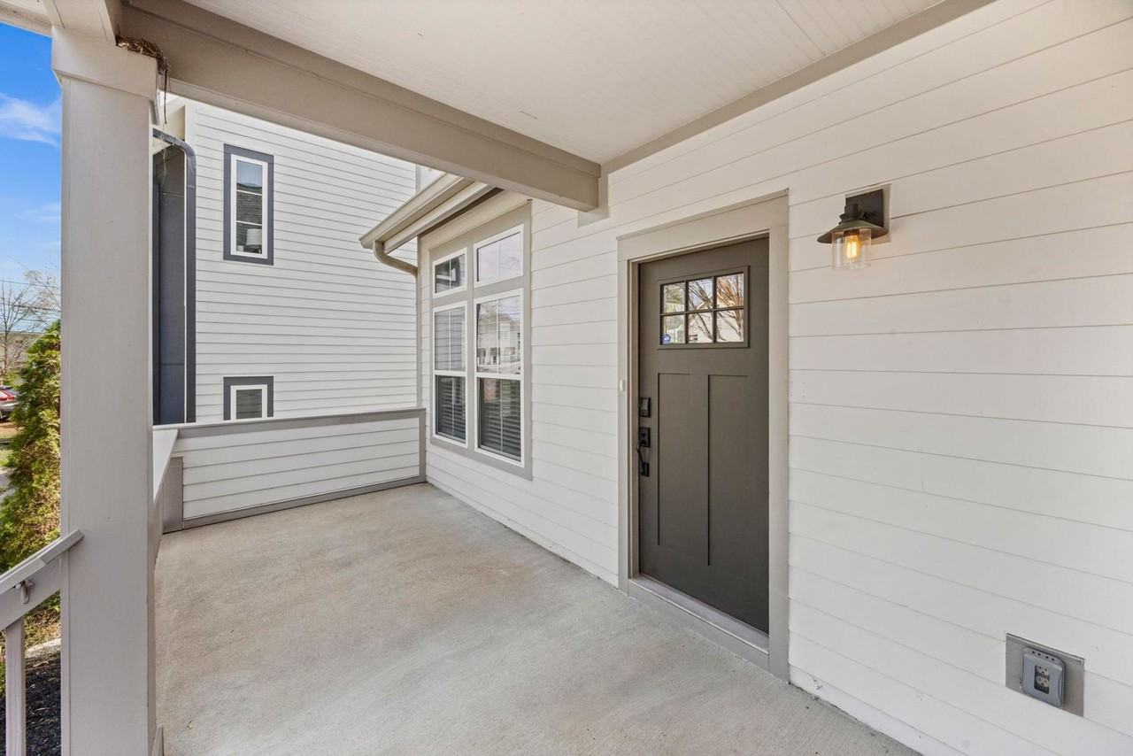 505A Moore Ave - Photo 4 of 41