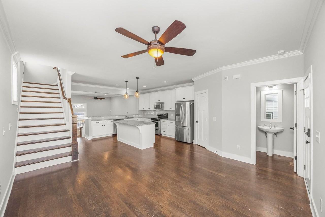 505A Moore Ave - Photo 6 of 41