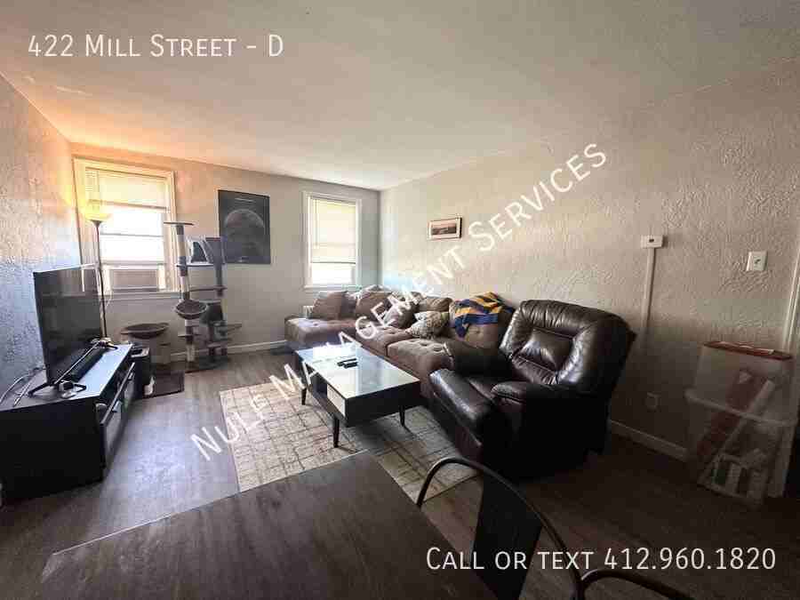 422 Mill St #D - Photo 2 of 6