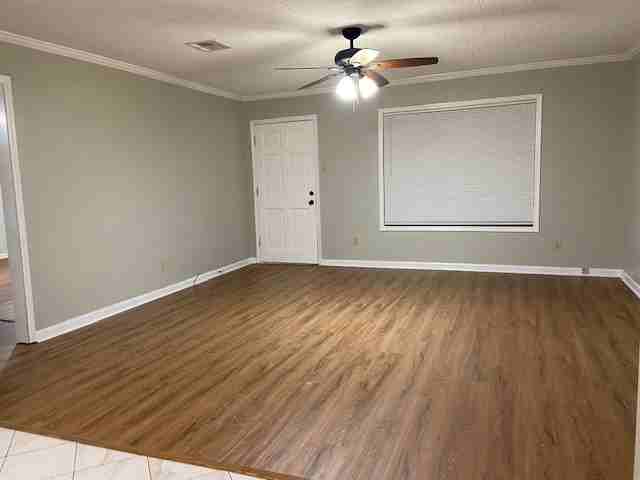 204 E Henry St #NA - Photo 2 of 11