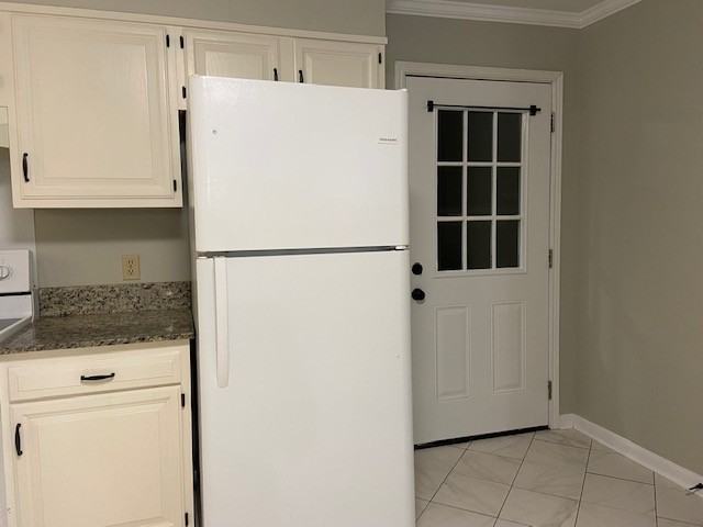 204 E Henry St #NA - Photo 5 of 11