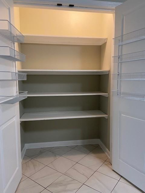 204 E Henry St #NA - Photo 6 of 11