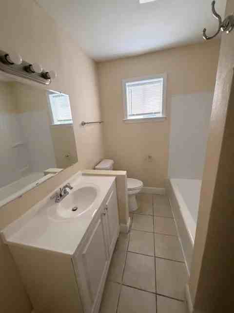 671 Central Ave - Photo 5 of 7