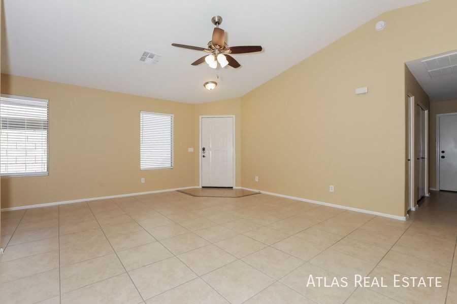 206 W Brangus Way - Photo 3 of 20