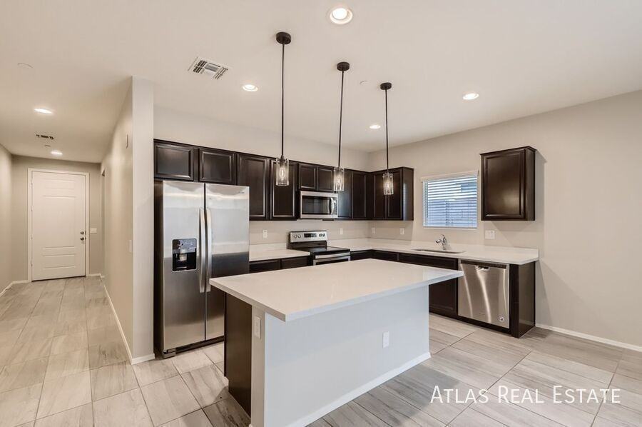 2129 N 212th Ln - Photo 2 of 16