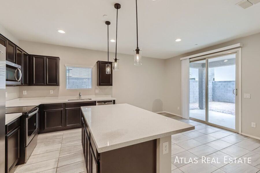 2129 N 212th Ln - Photo 3 of 16