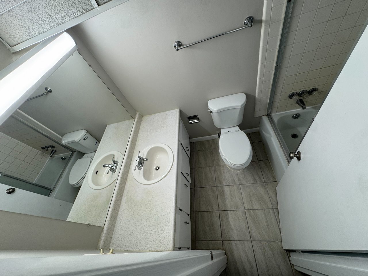 334 S Broadway #18 - Photo 5 of 7