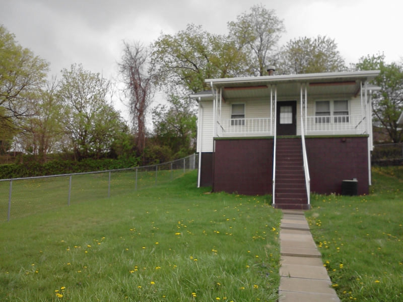 296 Main St - Photo 2 of 12