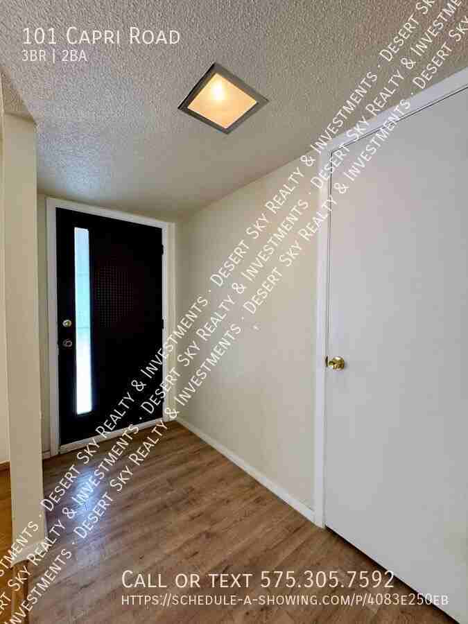 101 Capri Road - Photo 2 of 33