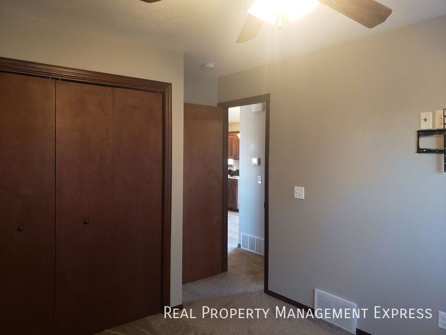 4600 S Wassom Ave - Photo 7 of 19