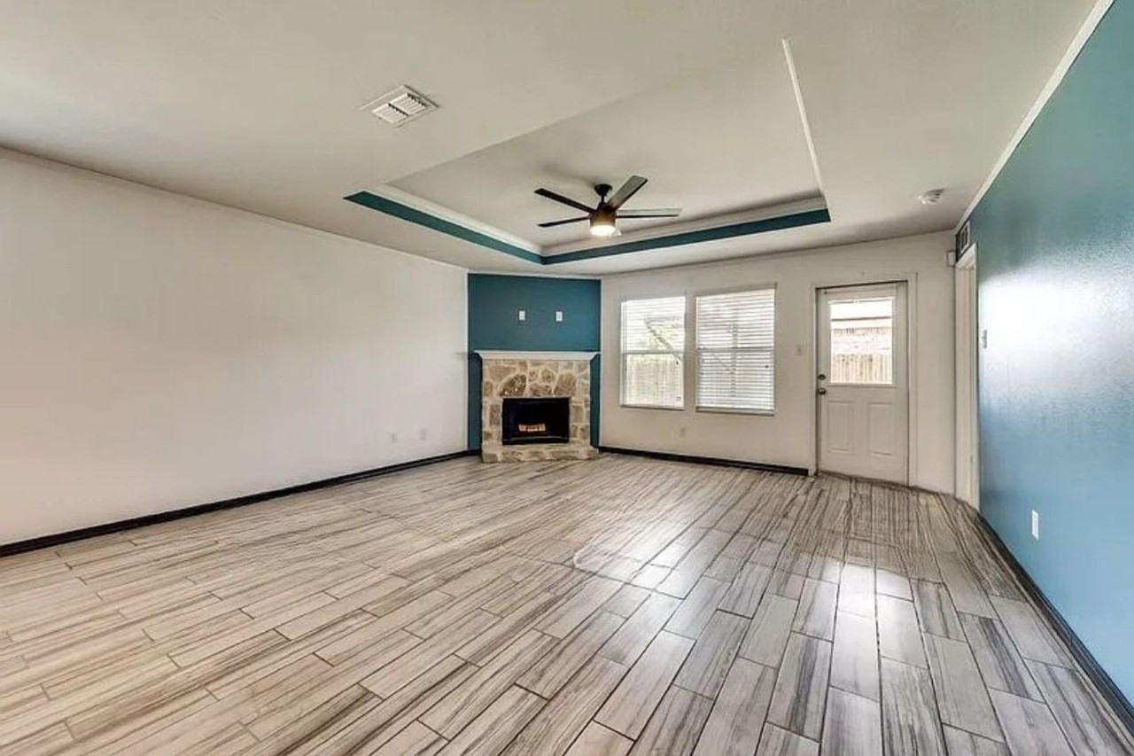 1601 Megan Creek Dr - Photo 2 of 21