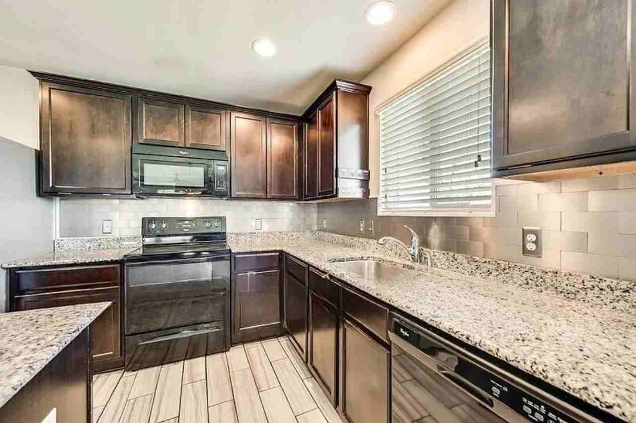 1601 Megan Creek Dr - Photo 7 of 21