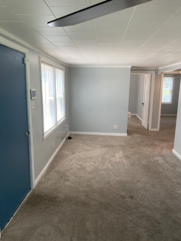 2635 Se Virginia Ave - Photo 4 of 11