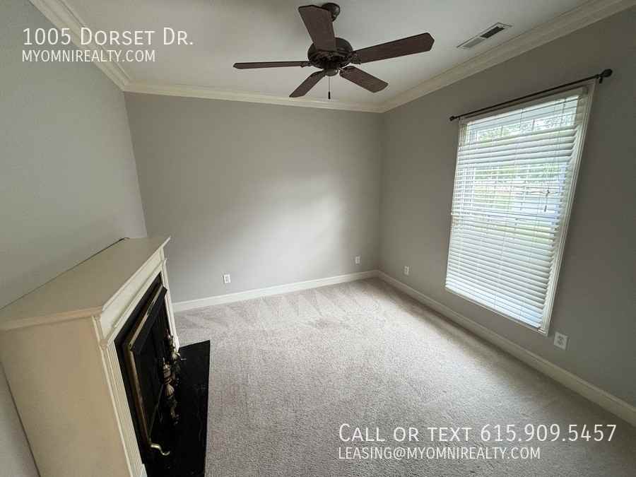1005 Dorset Dr - Photo 6 of 38
