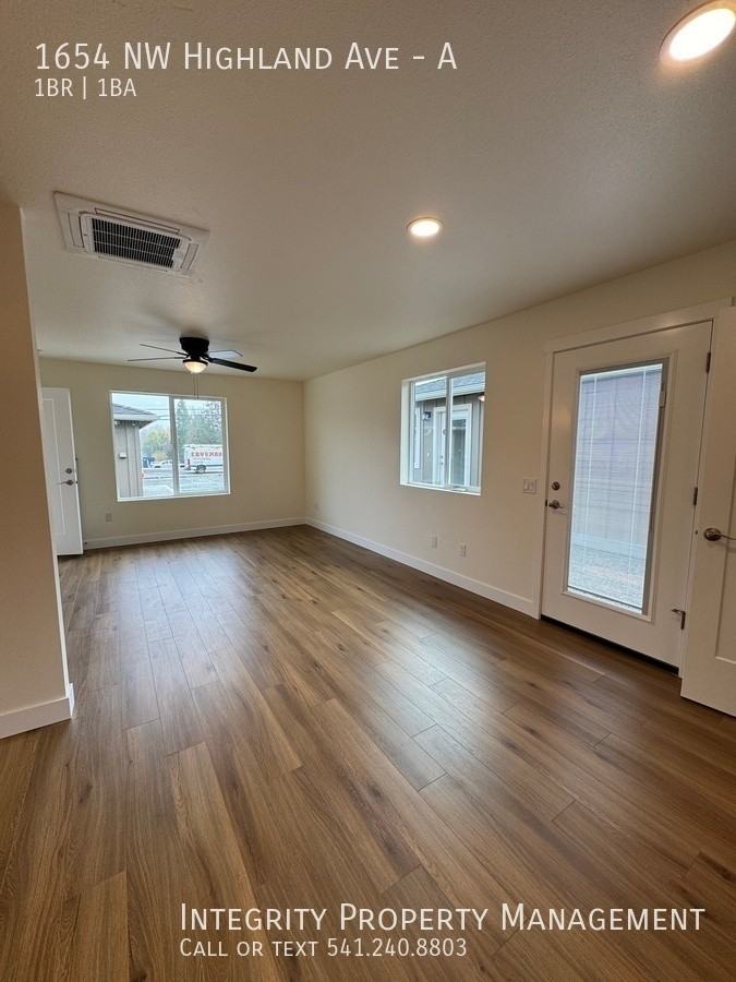 1654 Nw Highland Ave #A - Photo 4 of 19