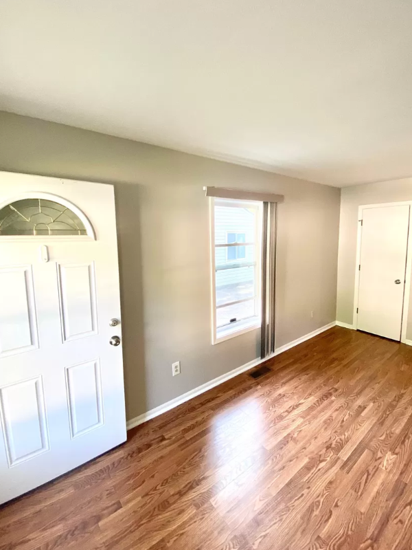 6528 Rosebelle Ave - Photo 2 of 20