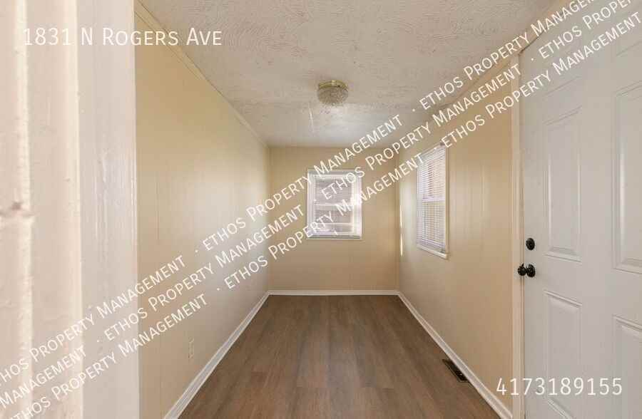 1831 N Rogers Ave - Photo 5 of 12