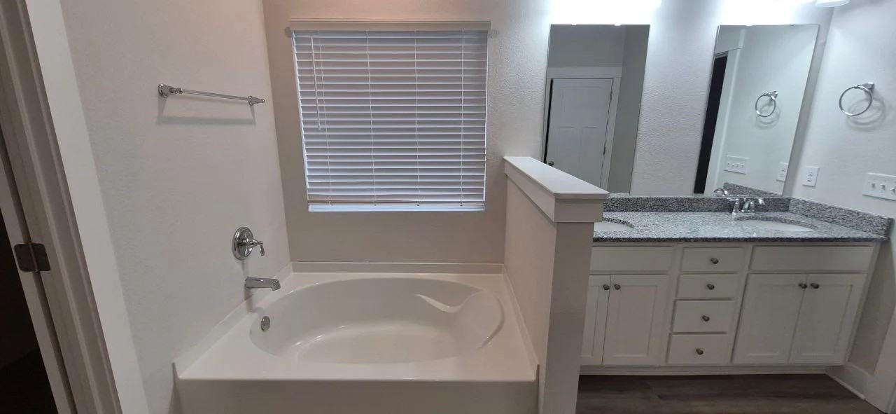 6298 Fores Bay Ave - Photo 7 of 13