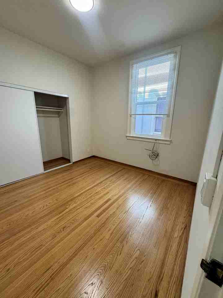 748 Jackson St #14 - Photo 6 of 12