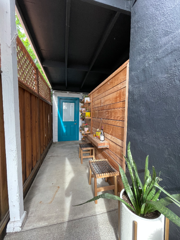 463 Menker Ave - Photo 4 of 35