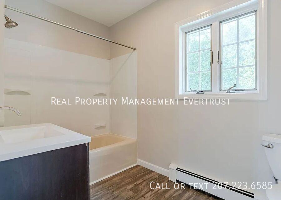 111 Scott Dyer Rd #B - Photo 5 of 13