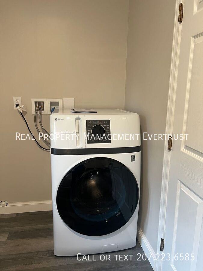 111 Scott Dyer Rd #B - Photo 6 of 13