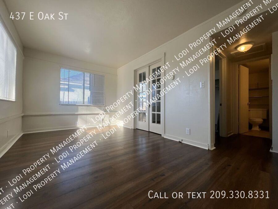 437 E Oak St - Photo 2 of 14