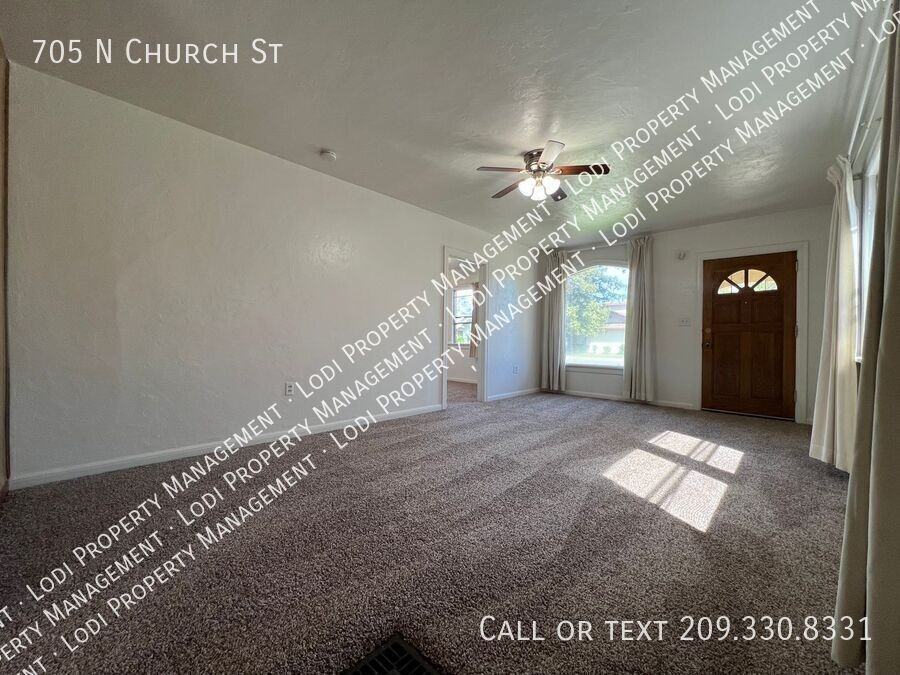 705 N Church St - Photo 3 of 20