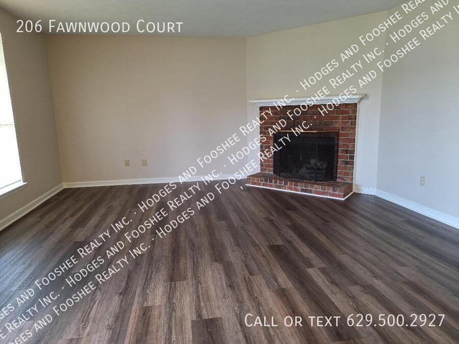 206 Fawnwood Ct - Photo 2 of 11
