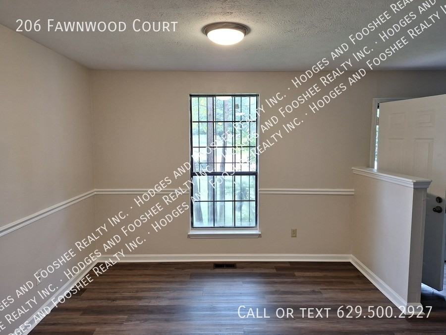 206 Fawnwood Ct - Photo 4 of 11
