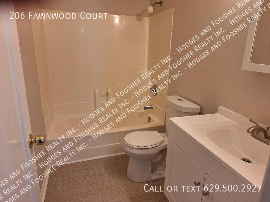 206 Fawnwood Ct - Photo 7 of 11