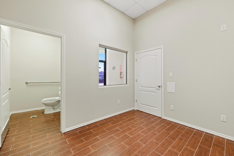 2419 Brock St #A - Photo 4 of 7