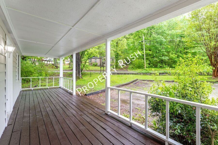 91 Circle Dr #B - Photo 3 of 24