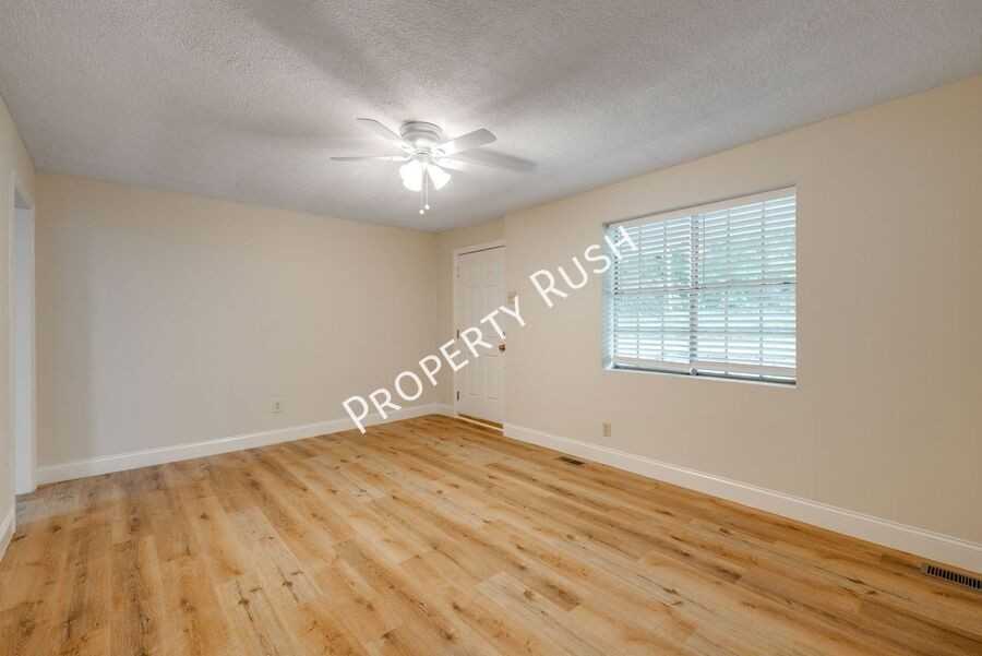 91 Circle Dr #B - Photo 5 of 24