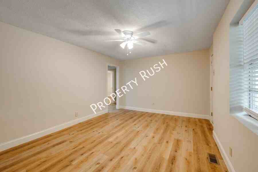 91 Circle Dr #B - Photo 6 of 24