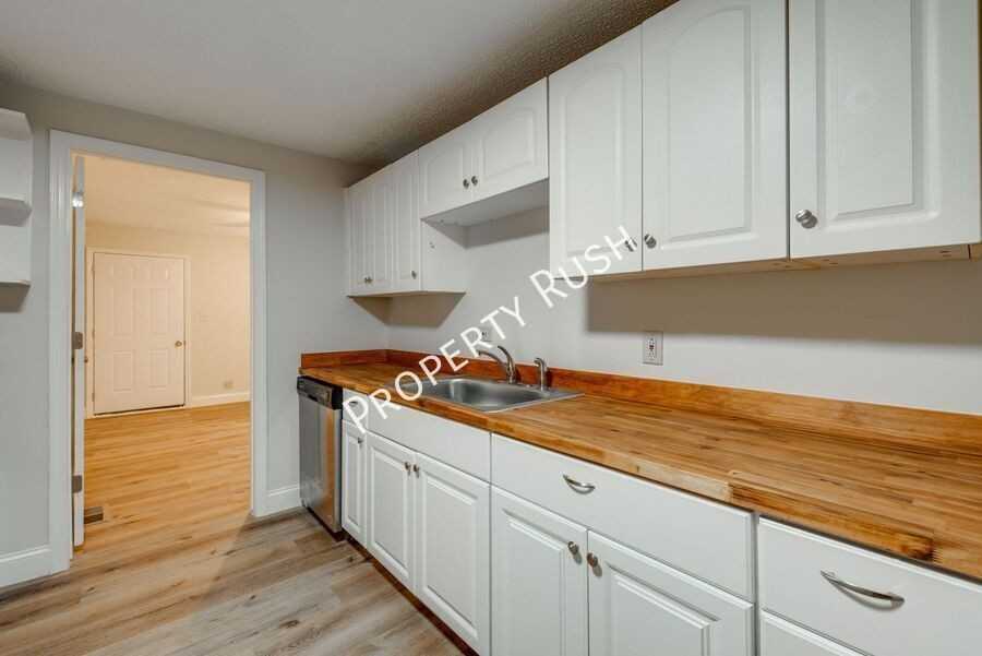 91 Circle Dr #B - Photo 7 of 24